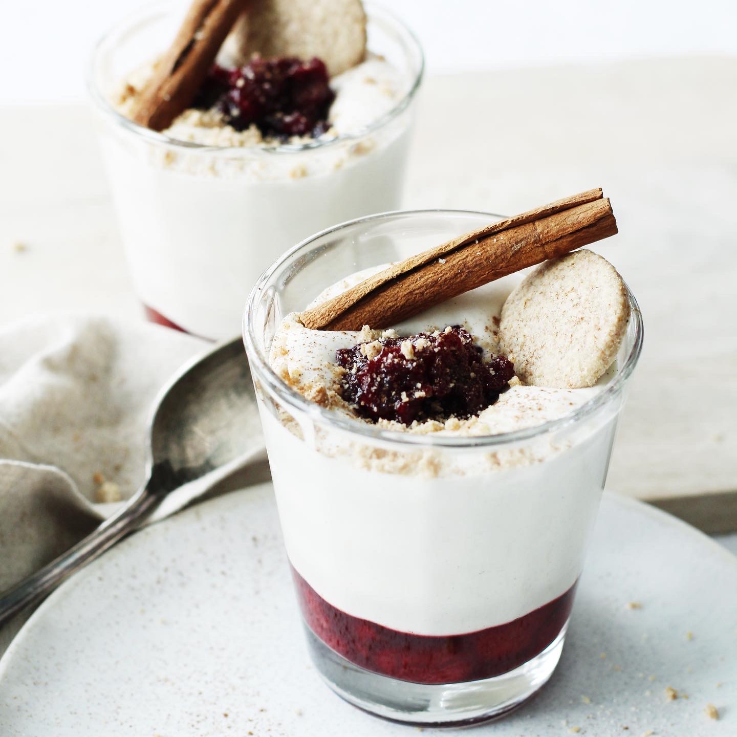 Weihnachtliche Quarkcreme mit Kirschen und Zimt - Campo Verde