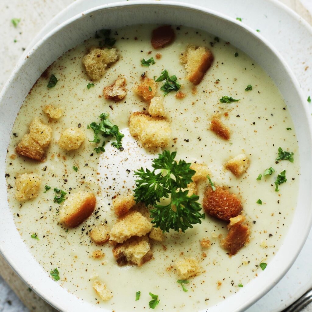 Weihnachtsmenü - Vorspeise: Pastinaken-Cremesuppe mit Zwieback-Zimt ...