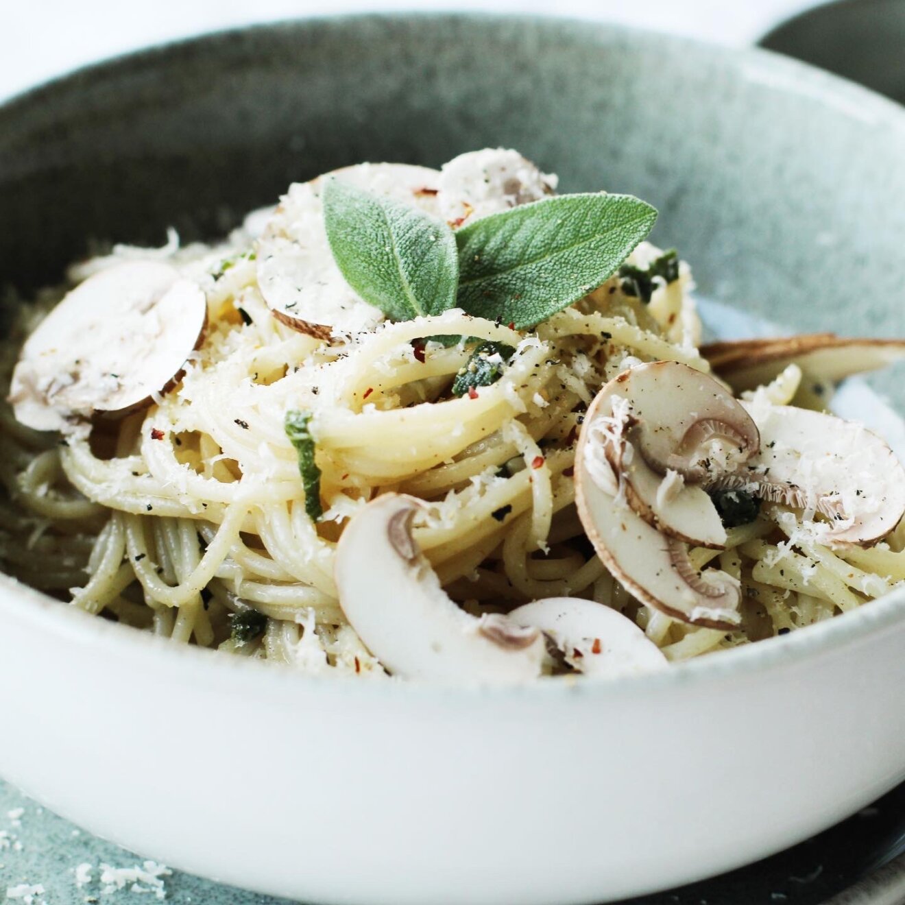 Weihnachtsmenü - Hauptgericht: Dinkel Pasta in Salbei-Butter und ...