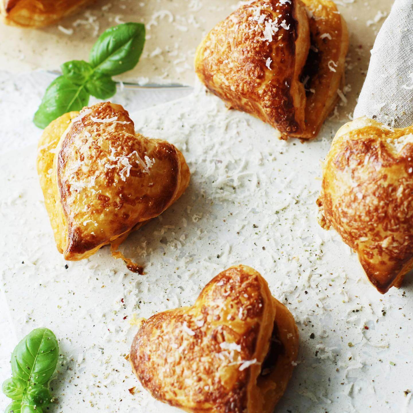 Valentinstags-Snack: Pesto-Blätterteig-Herzen - Campo Verde