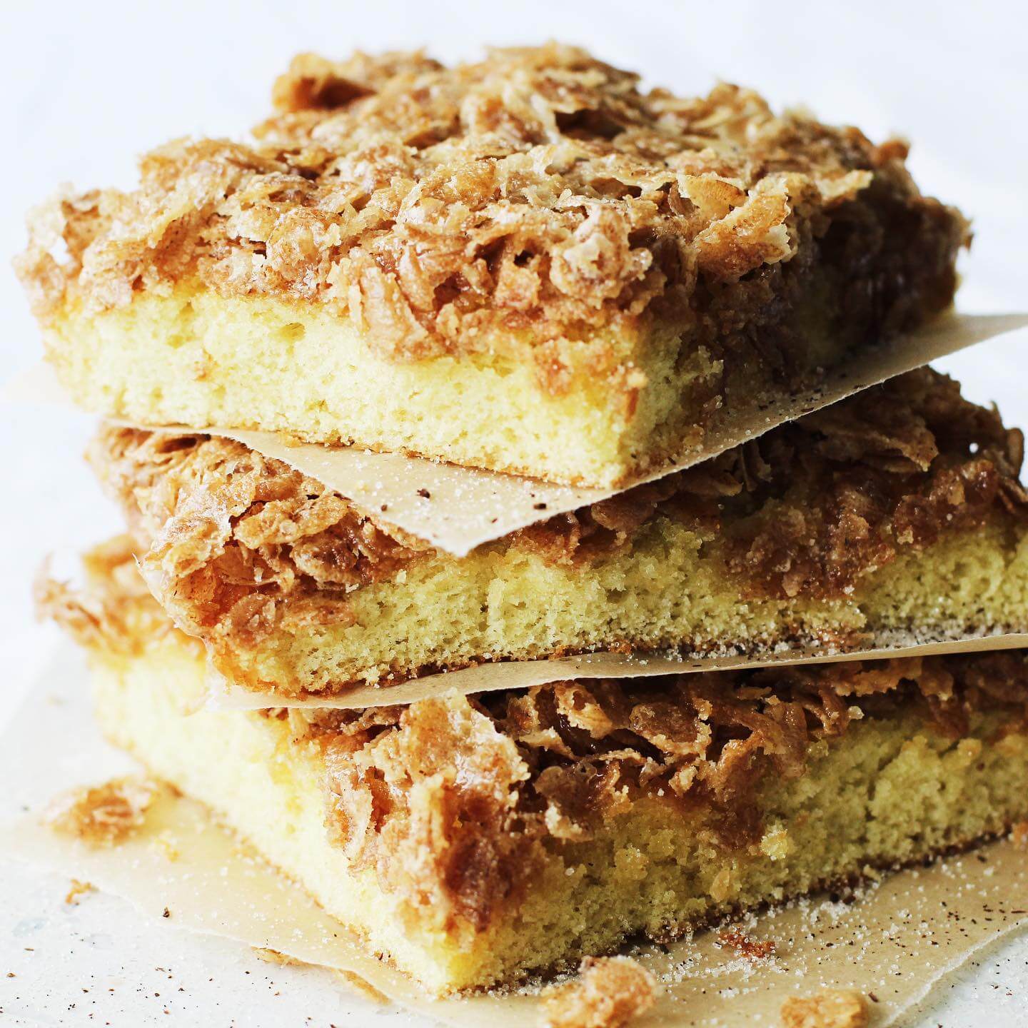 Dinkel-Butterkuchen mit Dinkelflakes-Knusper-Kruste