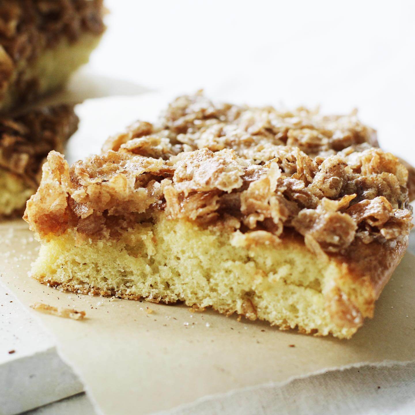 Dinkel-Butterkuchen mit Dinkelflakes-Knusper-Kruste - Campo Verde