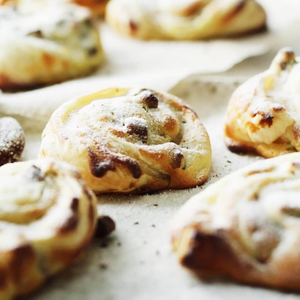 Ruck, zuck Aprikosen-Blätterteig-Quark-Schnecken - Campo Verde Ruck, zuck Aprikosen-Blätterteig-Quark-Schnecken - Campo Verde