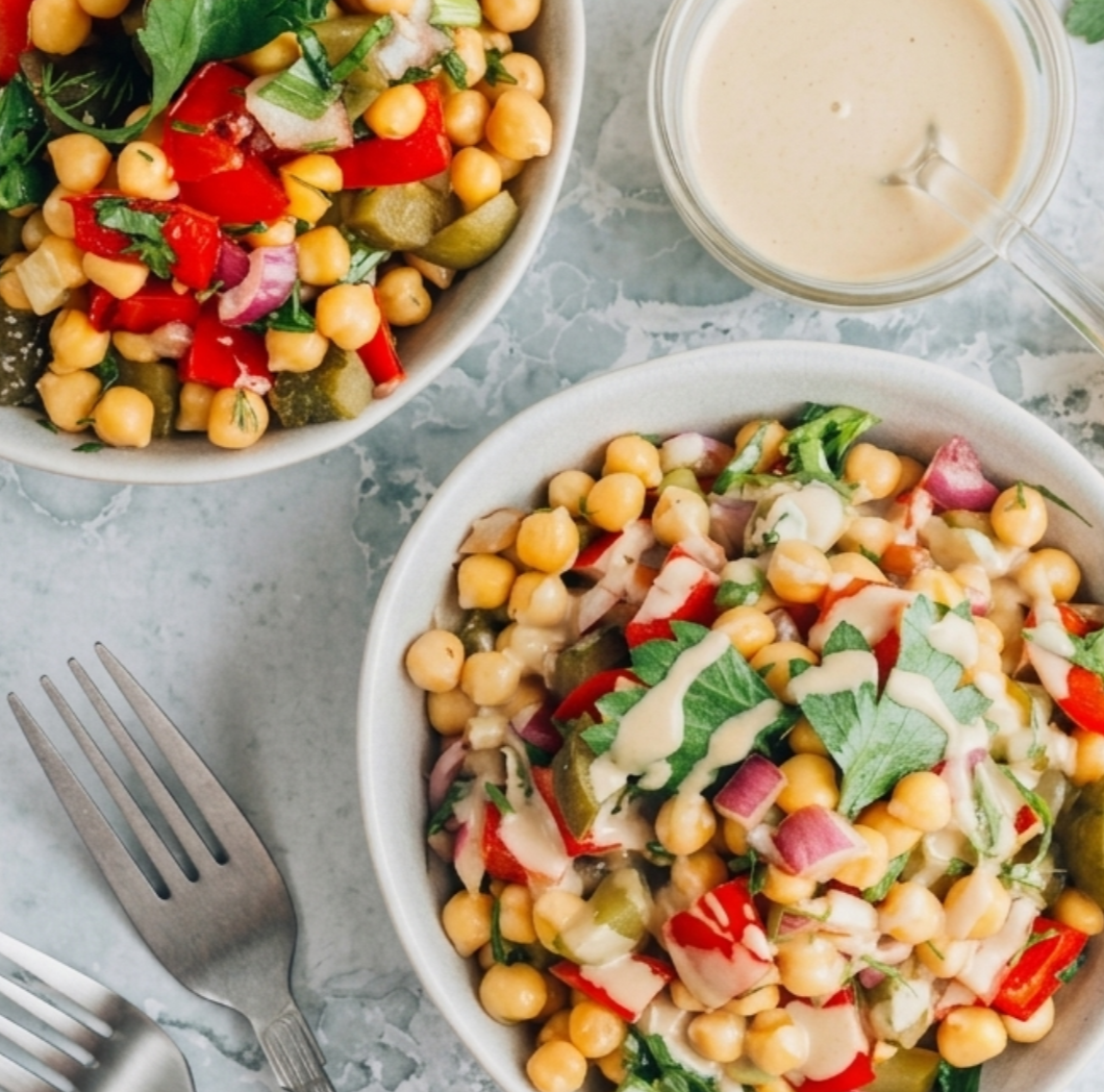 Kichererbsensalat mit Tahin-Dressing